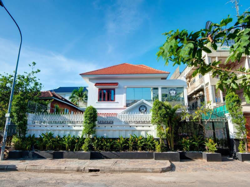 Lovely Jubbly Villa Phnom-Penh Buitenkant foto